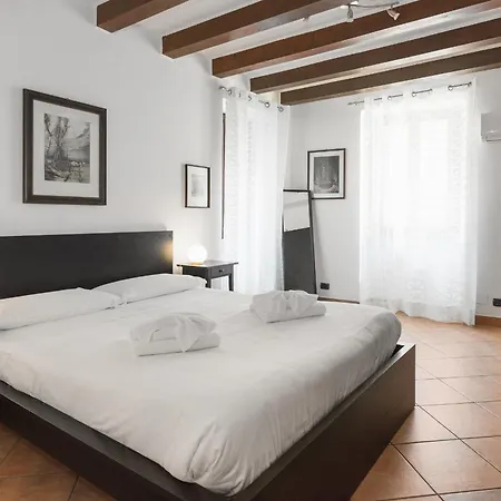 Flats4rent Anna Apartment